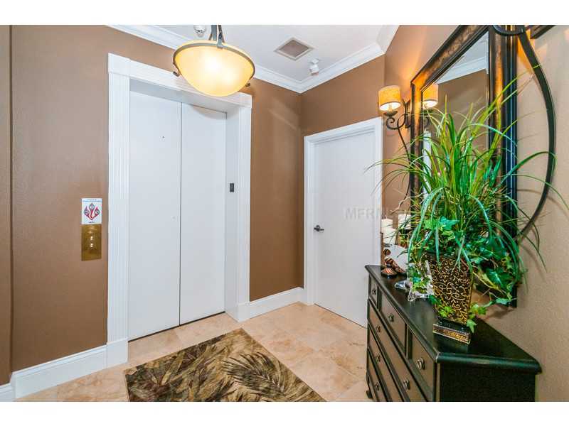 Property Photo: 260 108th Ave 101 FL 33706