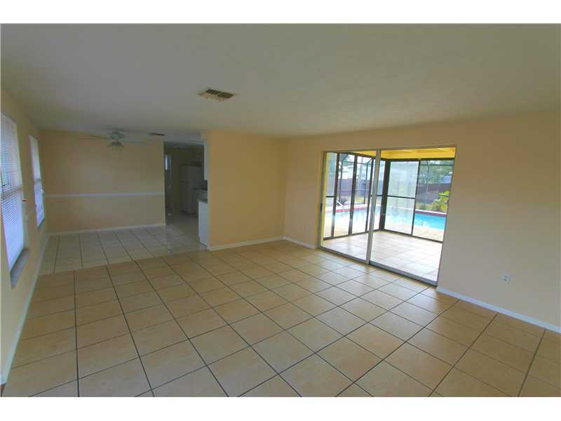 Property Photo:  1728 Bayonne Street  FL 34231 