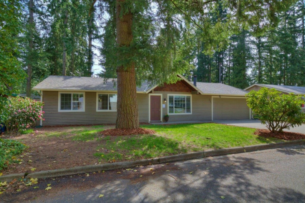 Property Photo:  19031 SE 266th St  WA 98042 