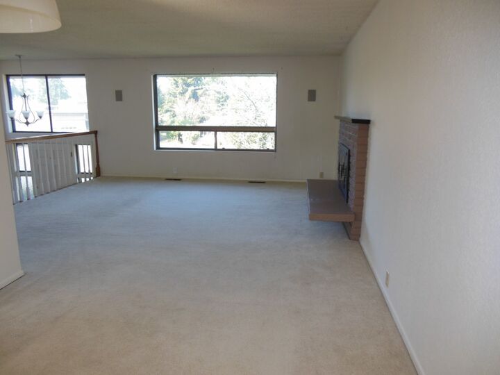 Property Photo: 12211 SE 65th Street WA 98006