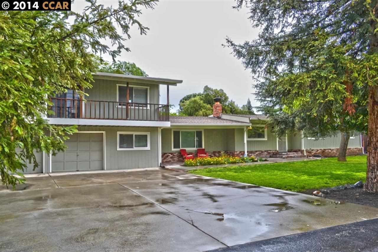 Property Photo:  1320 La Vista Ave  CA 94521-2628 