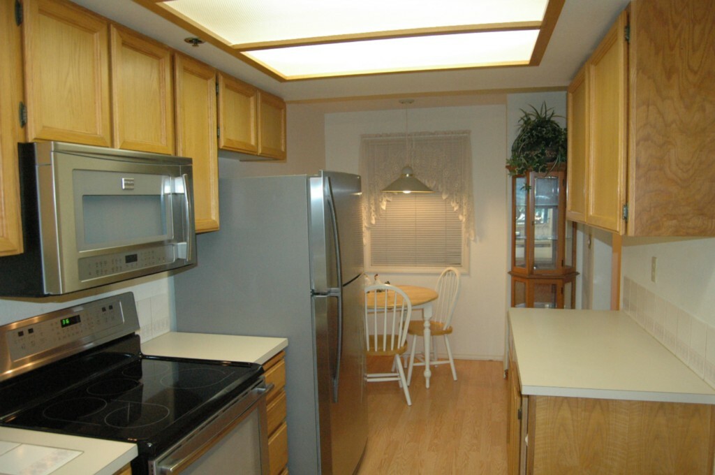 Property Photo:  823 N 161st Place 105  WA 98133 