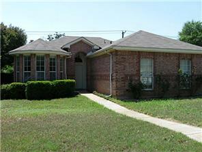 Property Photo:  7400 Cross Ridge Circle  TX 76120 