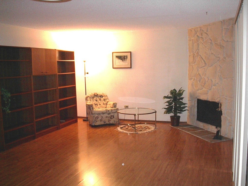 Property Photo: 16205 NE 12th Ct E-61 WA 98008