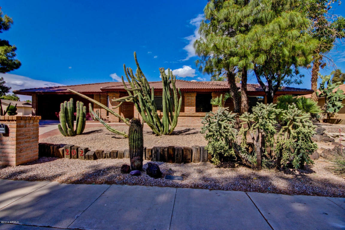 Property Photo: 202 E Waltann Lane AZ 85022