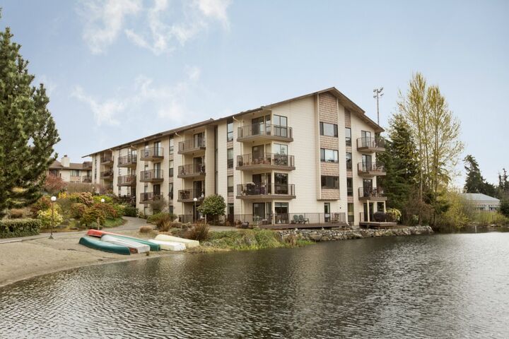 13201 Linden Ave N 405A  Seattle WA 98133 photo