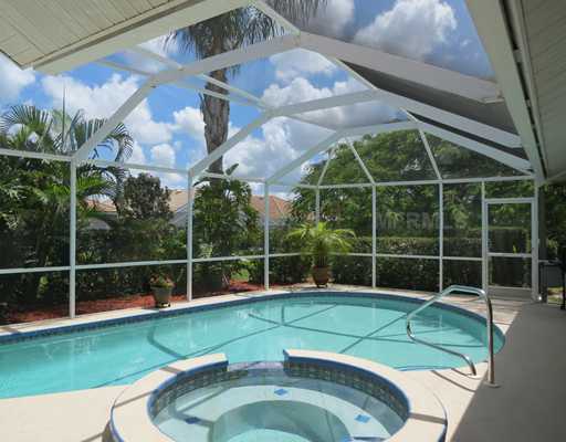 Property Photo: 6856 Corral Court FL 34243