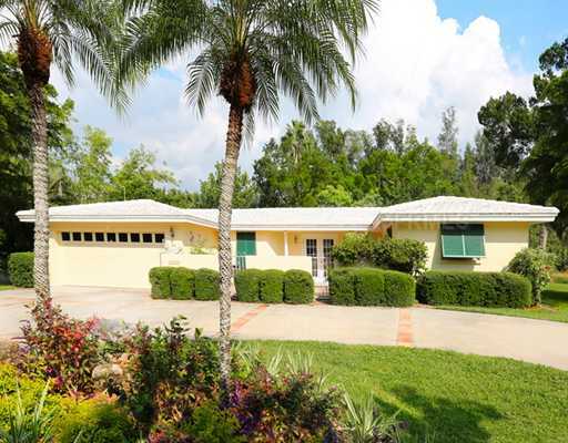 Property Photo: 3433 Hamilton Avenue FL 34242