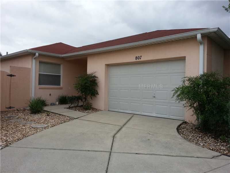 Property Photo:  807 Alvarado Place  FL 32159 