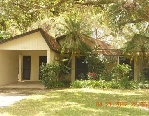 Property Photo:  2239 Circlewood Drive 17  FL 34231 