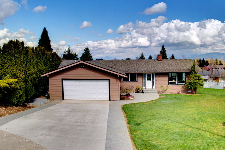 Property Photo:  6002 Ridgeview Place  WA 98248 