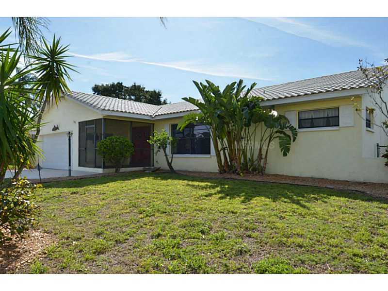 Property Photo:  828 Eagle Lane  FL 33572 