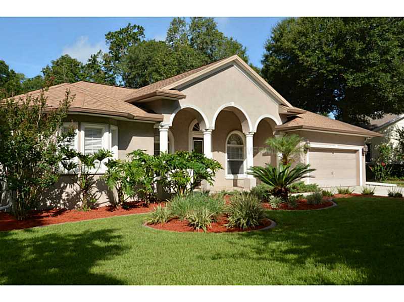 Property Photo:  12207 Bass Oak Court  FL 33569 