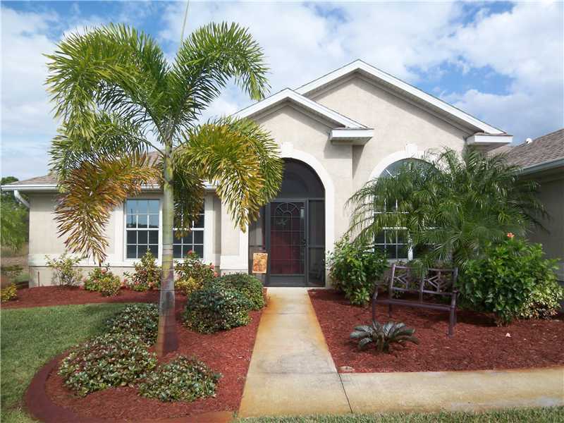 Property Photo:  14505 Edna Circle  FL 33981 