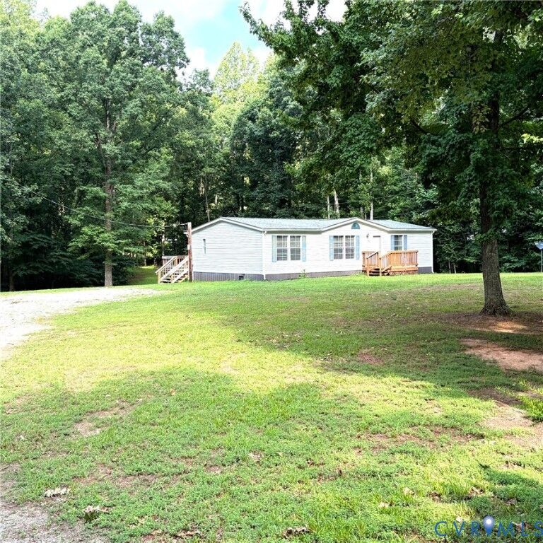 Property Photo: 102 Frenchs Store Road VA 23040