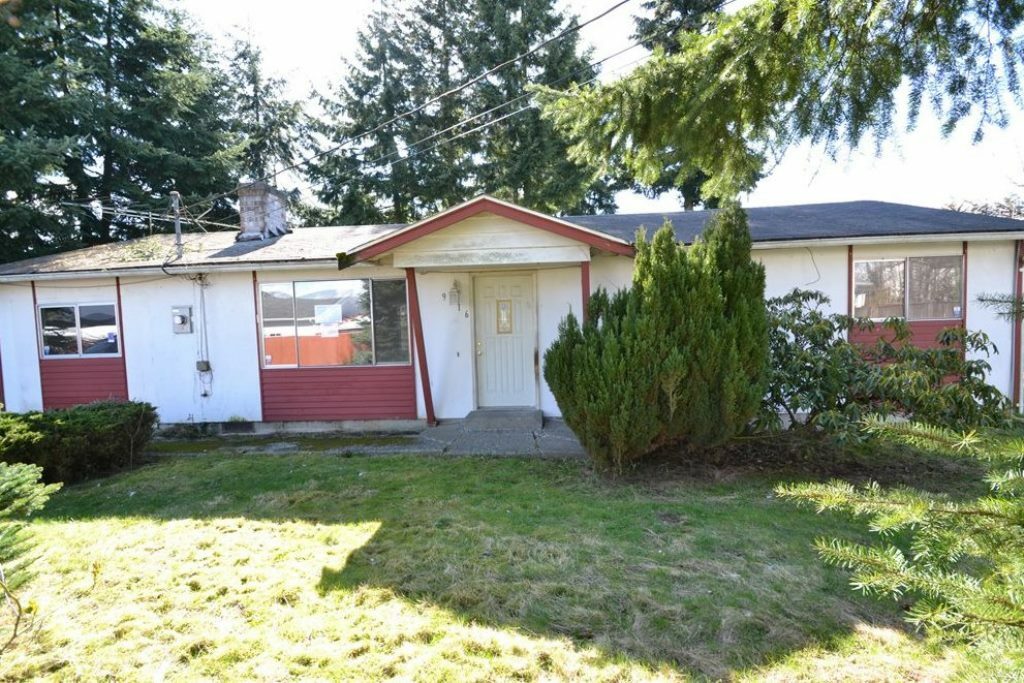 Property Photo:  9516 Holly Dr  WA 98204 