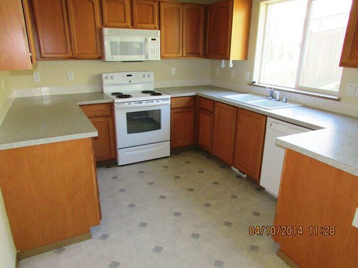 Property Photo:  18606 85th Av Ct E  WA 98375