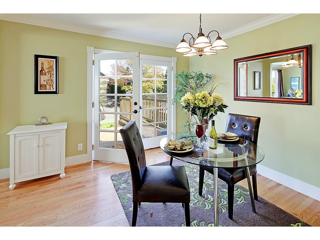 Property Photo:  5011 SW Dawson St  WA 98136 