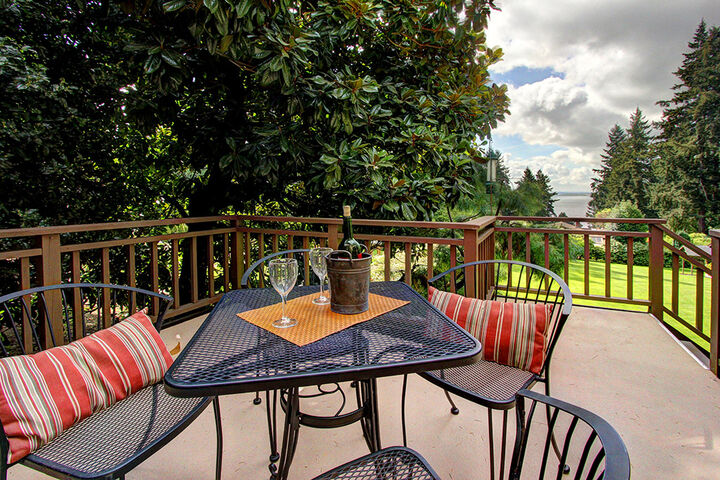 Property Photo: 5115 NE 180th Street WA 98155