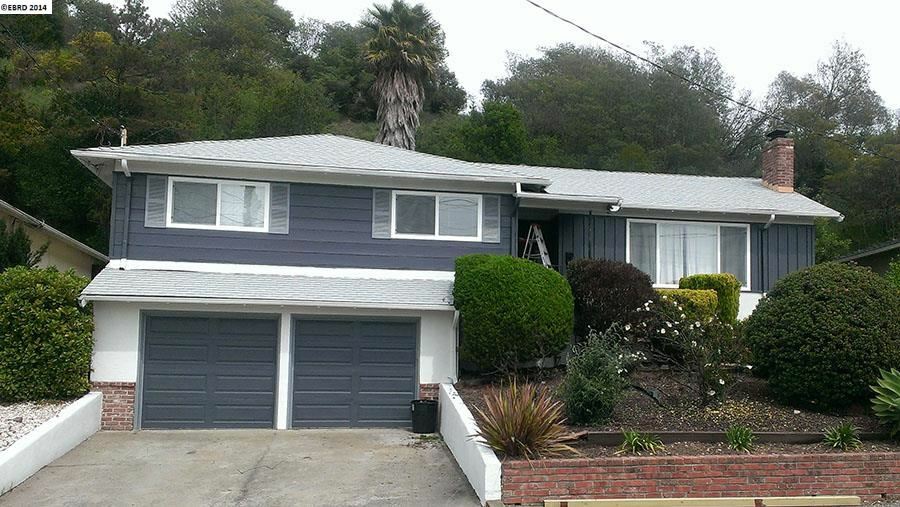 Property Photo:  8450 Aster Ave  CA 94605-4104 