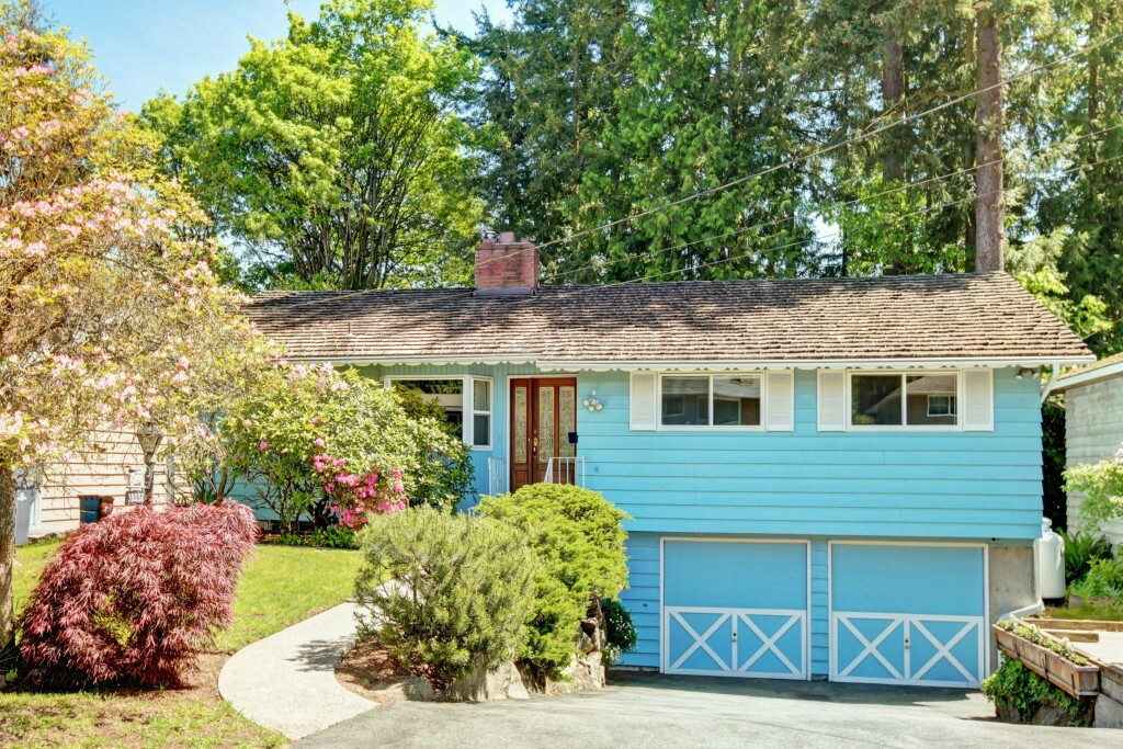 Property Photo:  18032 Burke Ave N  WA 98133 