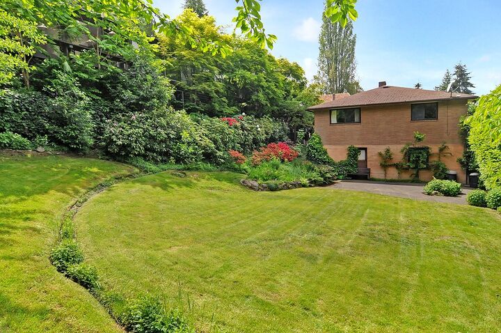 Property Photo: 326 36th Ave E WA 98112