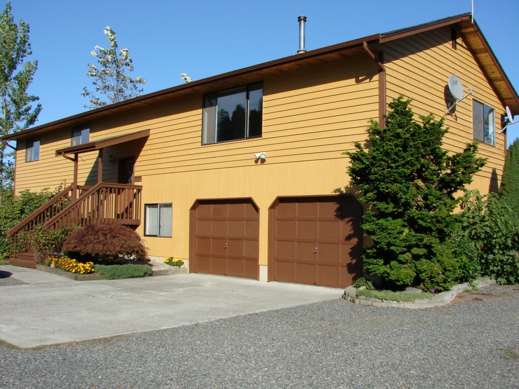 Property Photo: 8923 113th Dr SE WA 98290