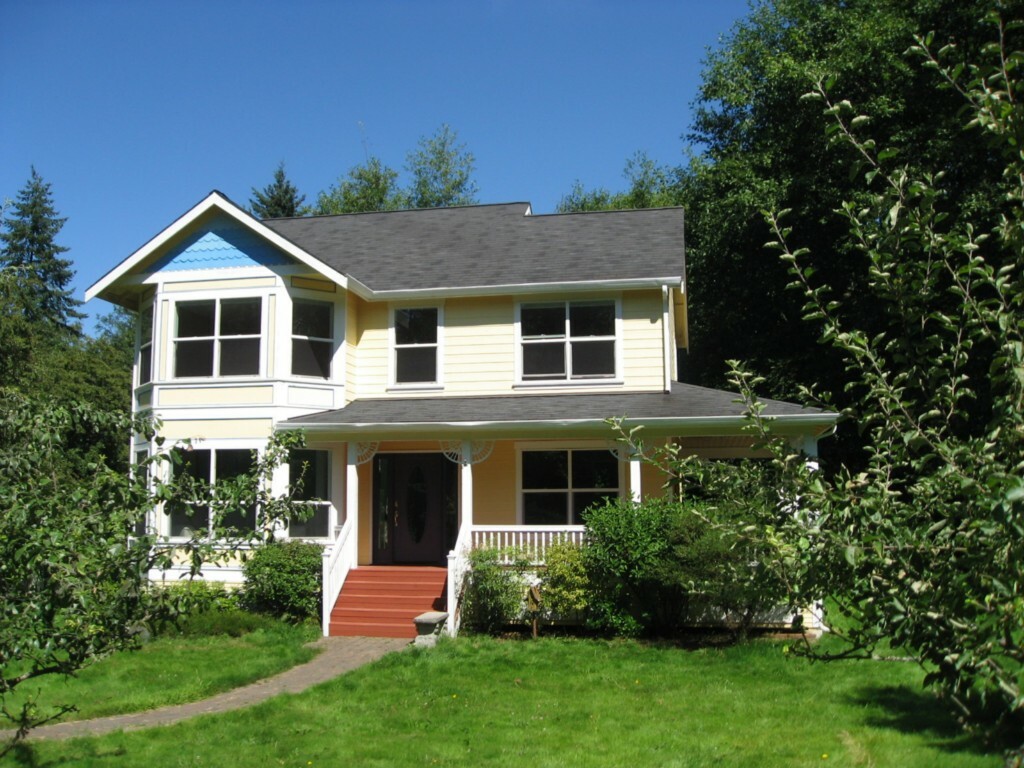 Property Photo:  18622 103rd Ave SW  WA 98070 