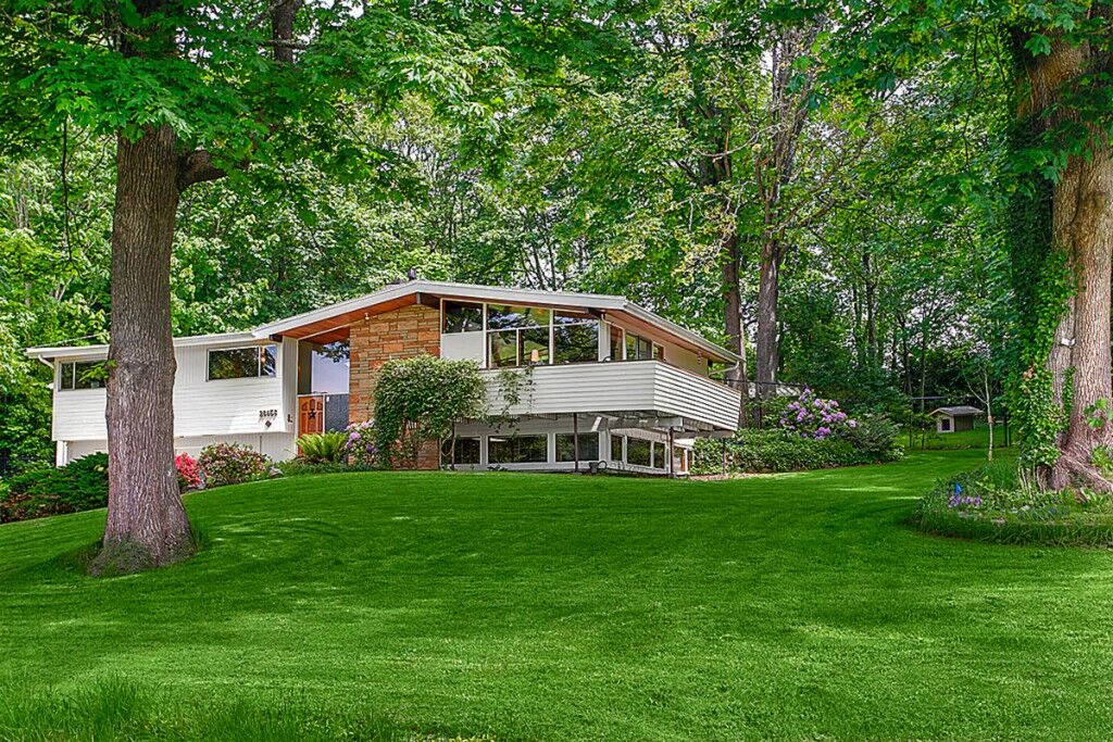 Property Photo: 26856 12th Ave S WA 98198