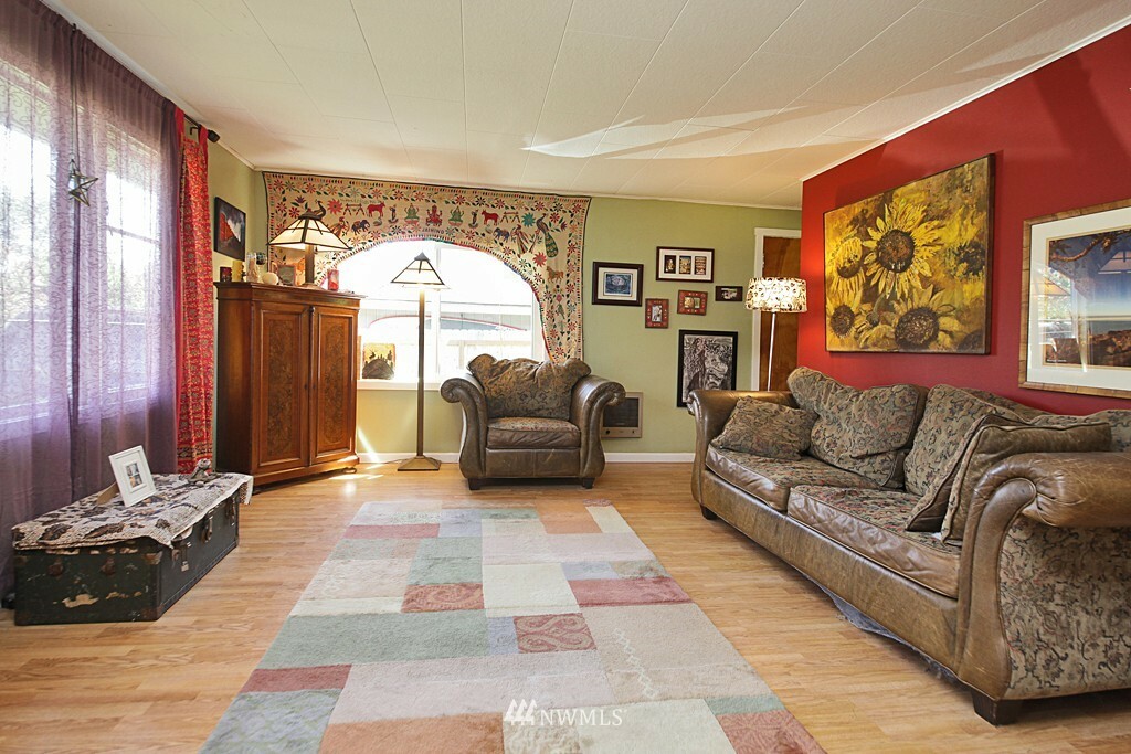 Property Photo: 623 2nd Street WA 98260