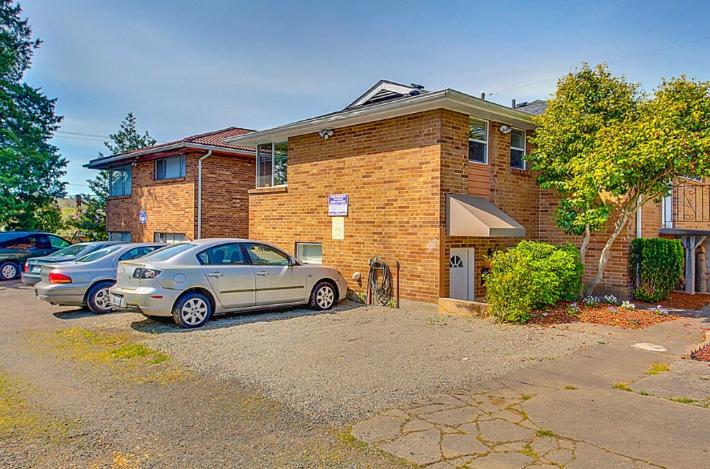 Property Photo: 4012 Woodland Park Ave N WA 98103