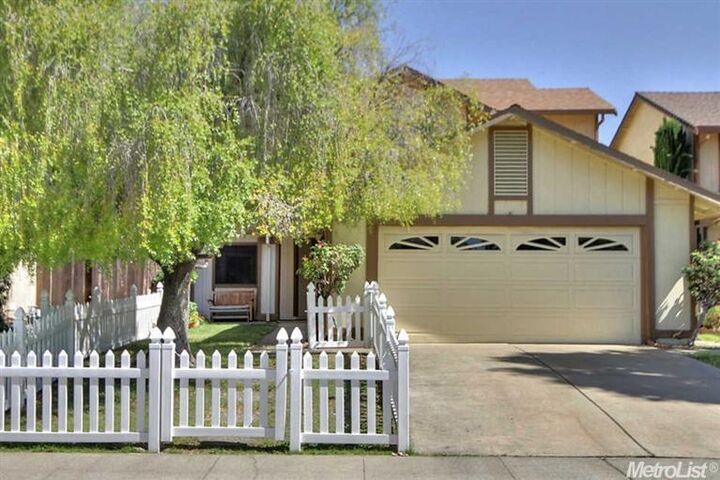1243 Fall Creek Way  Sacramento CA 95833 photo