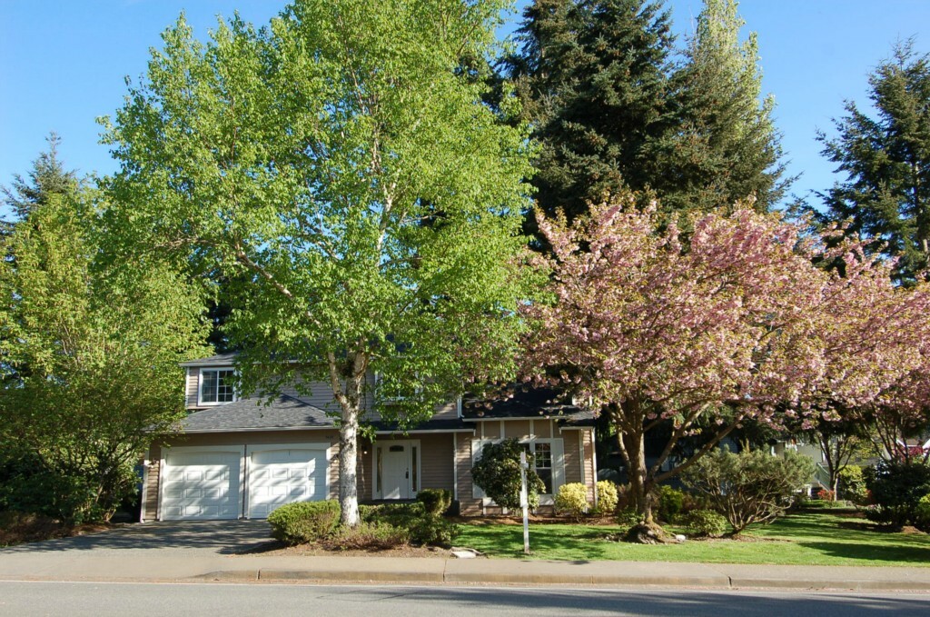 Property Photo:  1426 136th St SE  WA 98012 