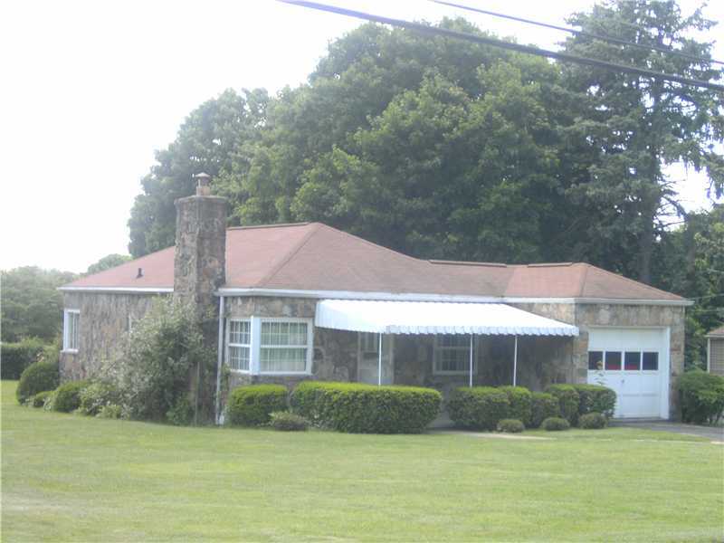 Property Photo: 526 Humphrey Rd PA 15601