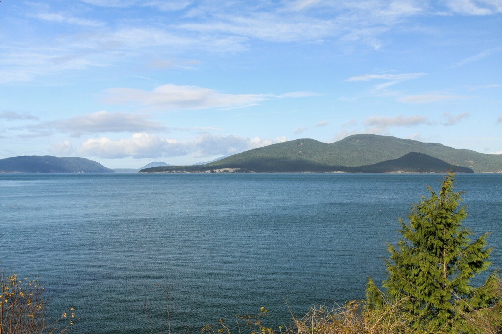 Property Photo: 1307 Mariners Place WA 98221