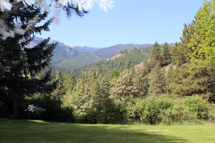 Property Photo: 2215 Hampton Rd 2 WA 98801
