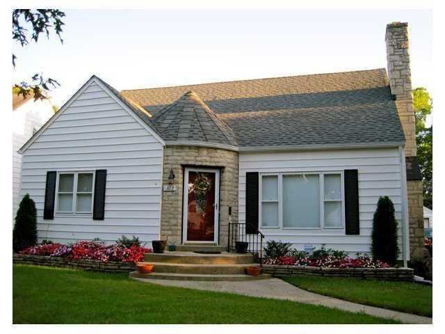 Property Photo:  323 E Beaumont Road  OH 43214 