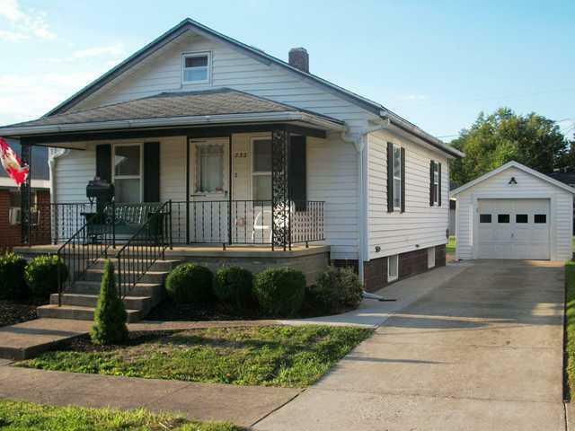 Property Photo: 732 Maple Grove Avenue OH 43055