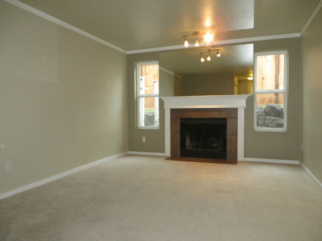 Property Photo:  2404 Milton Wy B  WA 98354 