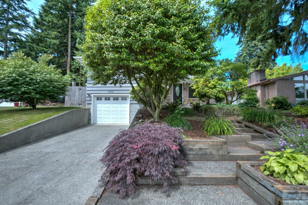 Property Photo: 140 Golden Gate Ave WA 98466