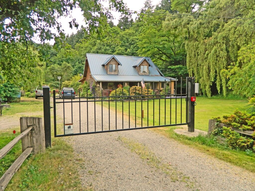 Property Photo:  1899 SE Oak Road  WA 98367 