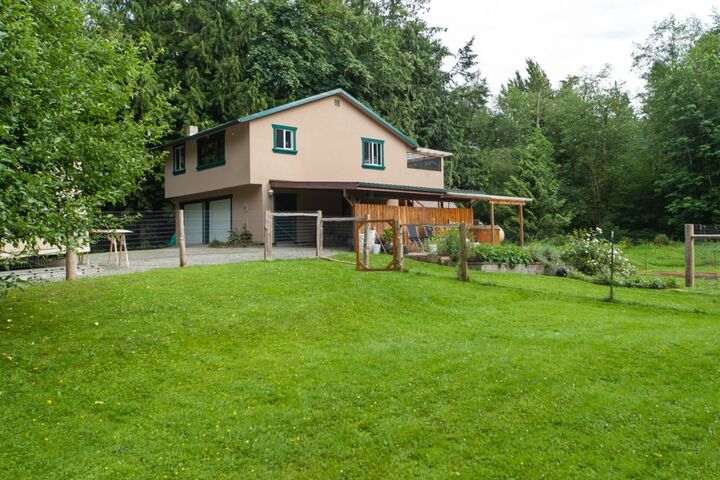 Property Photo:  2348 E Hemmi Road  WA 98226 