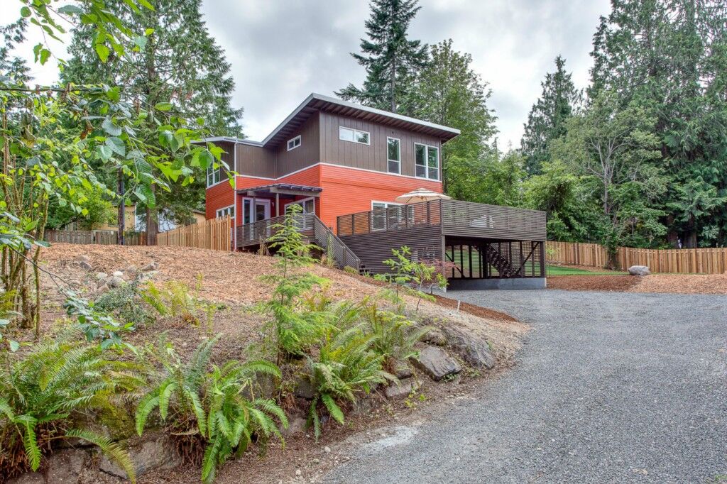 Property Photo:  8651 Springridge Rd NE  WA 98110 