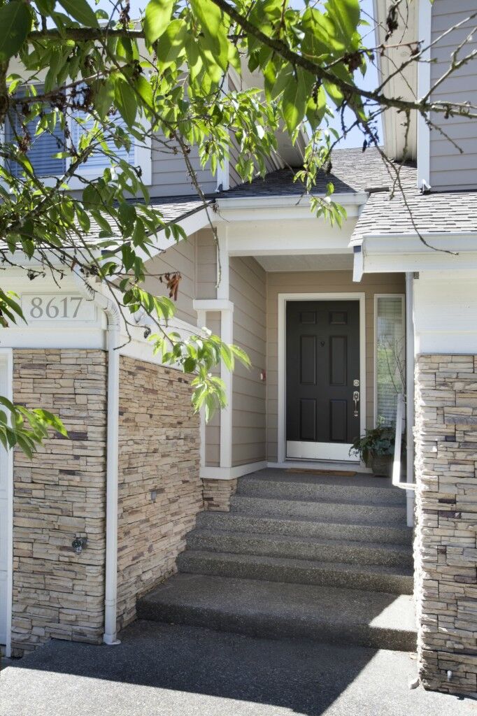Property Photo:  8617 113th Lane NE  WA 98033 