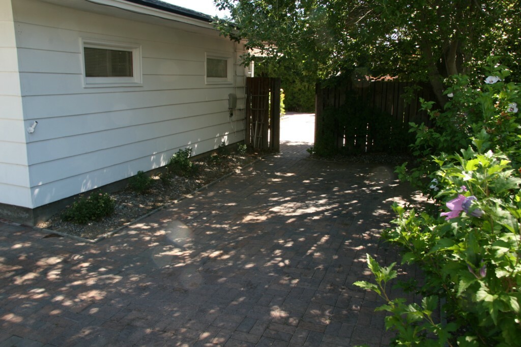 Property Photo:  1215 Fuller St  WA 98801 