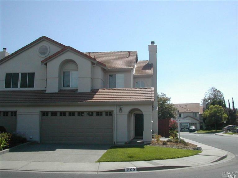 Property Photo: 925 Radcliff Drive CA 95687