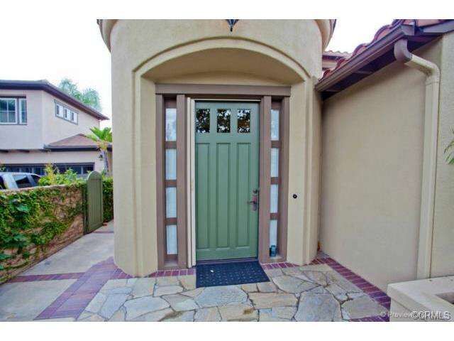 Property Photo:  5 Hillside Lane  CA 92620 