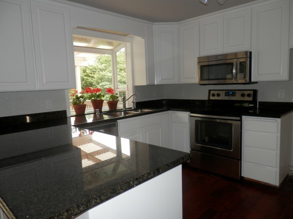 Property Photo: 3225 N Whitman St WA 98407