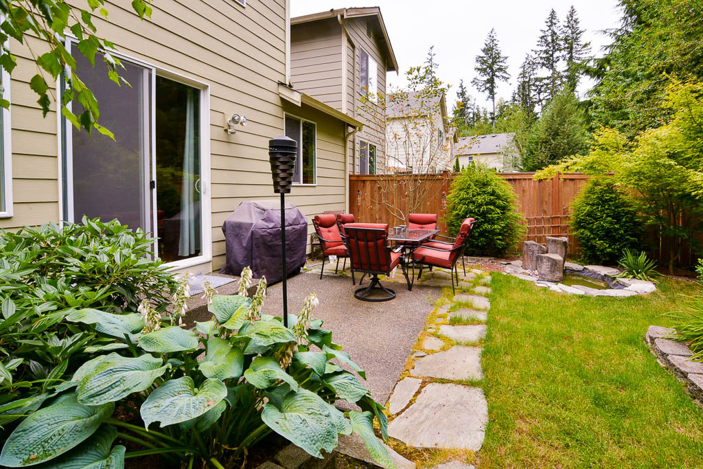 Property Photo:  8722 233rd Place NE  WA 98053 