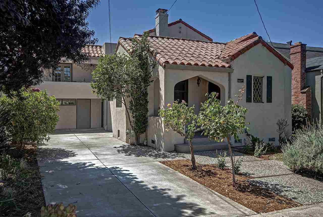 Property Photo:  887 Collier Dr  CA 94577-3817 